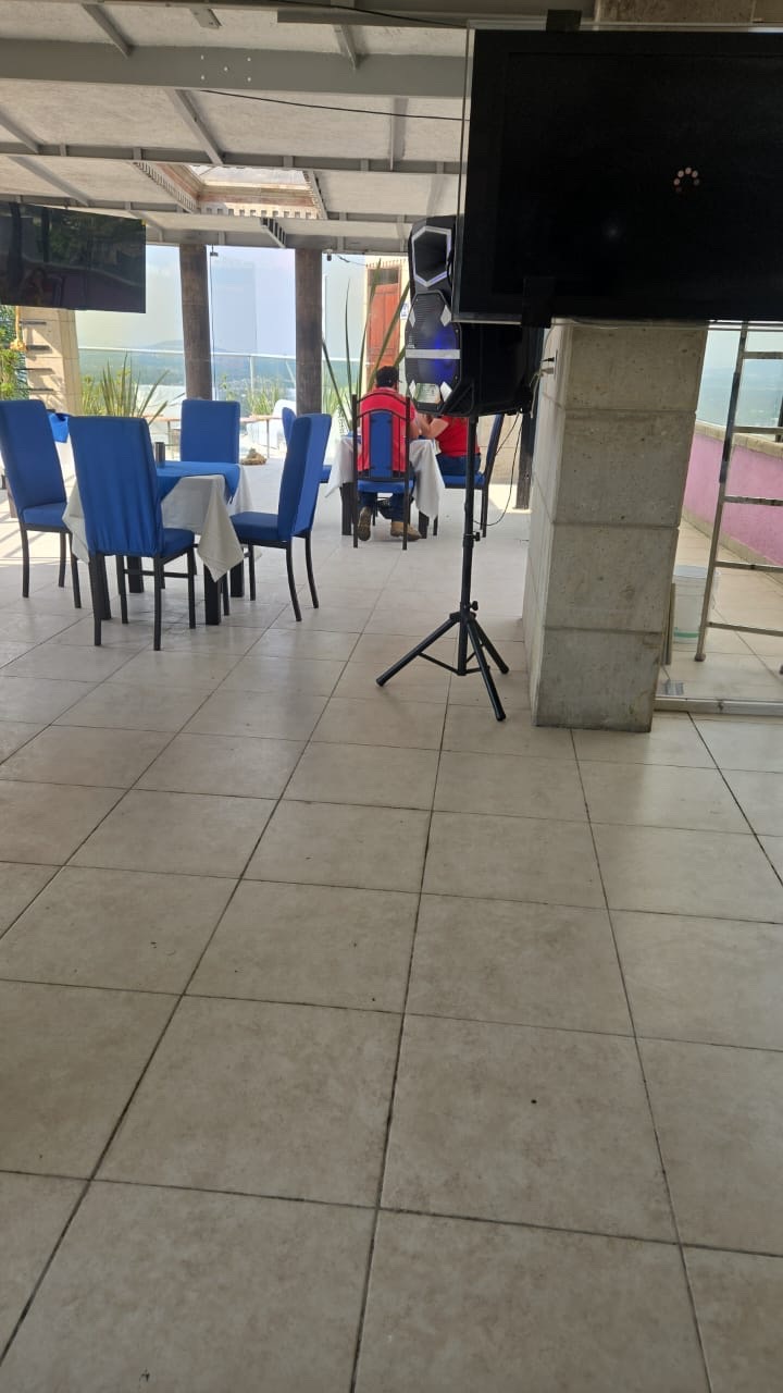 Vista interior del restaurante Roof garden Sea food